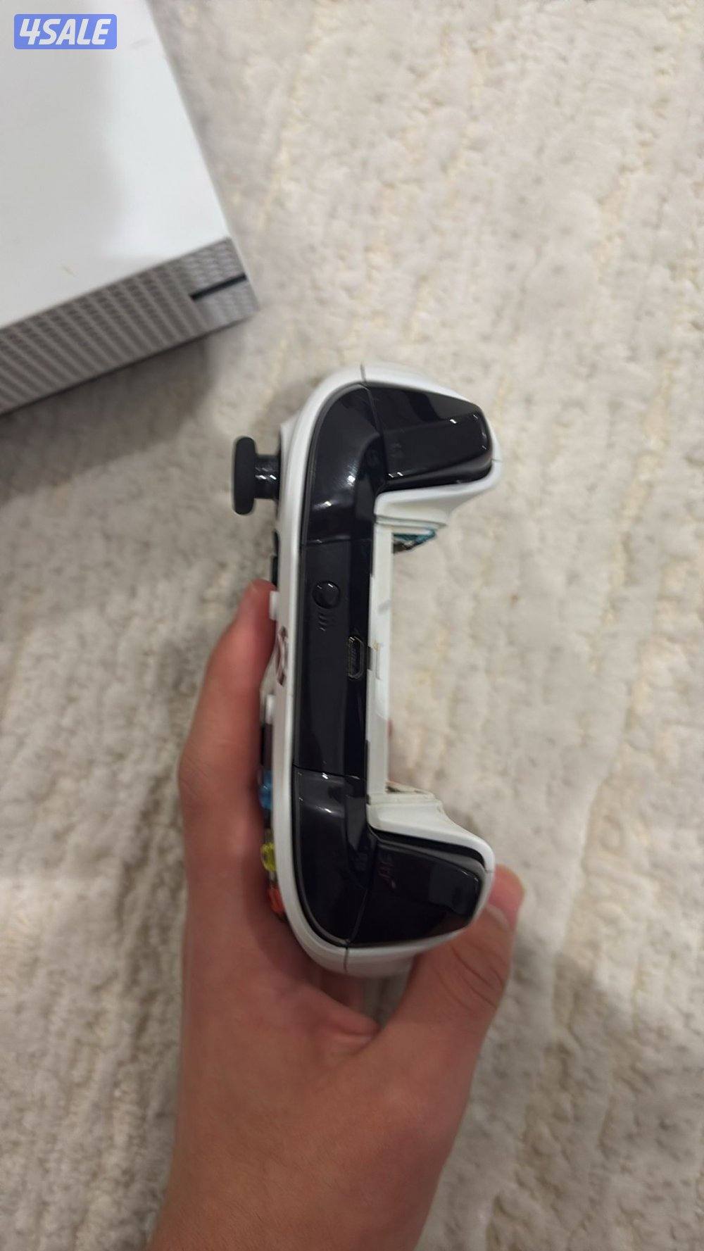 اكس بوكس وان إس بحالة الجديد  وكلمني خاص وما نختلف على السعر8