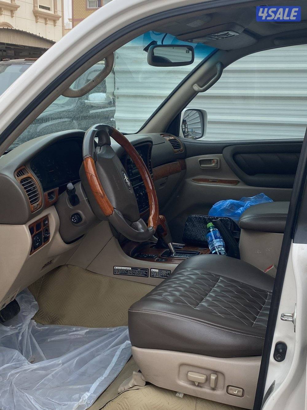 للبيع لاند vxr 2001 كامل المواصفات ماشي ٣٥٠ تقريبا .0