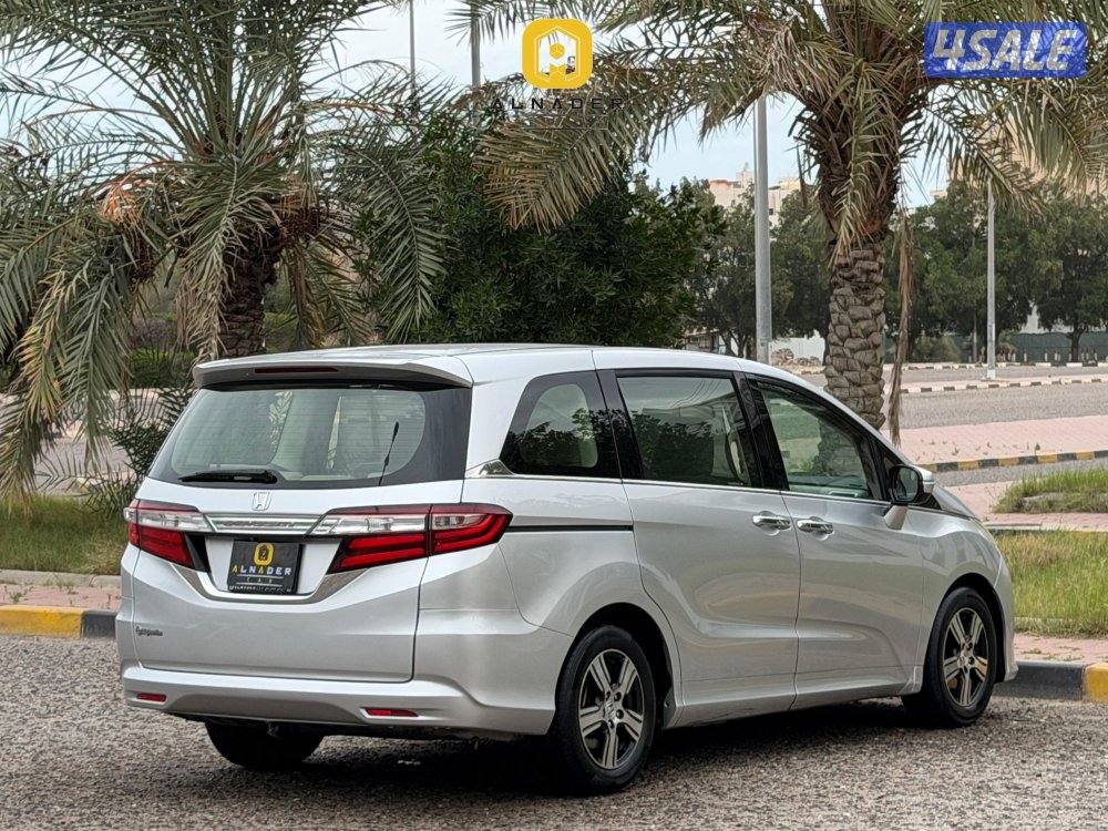للبيع هوندا اوديسي موديل 2015 وارد الغانم3