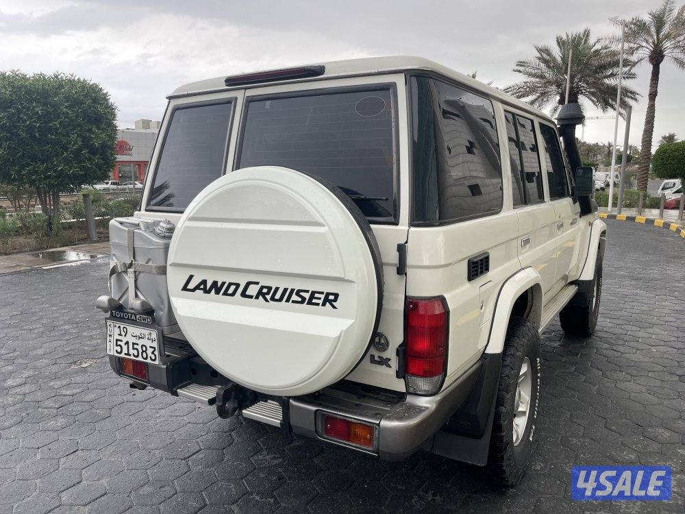 لاندكروزر نص4
