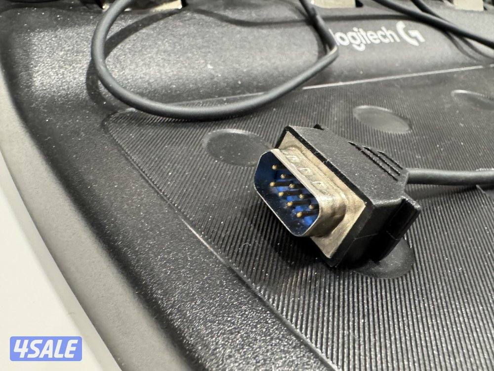 عجله قياده مع دواسات وقير عادي من لوجتك G29 مستعمل خفيف جدا8