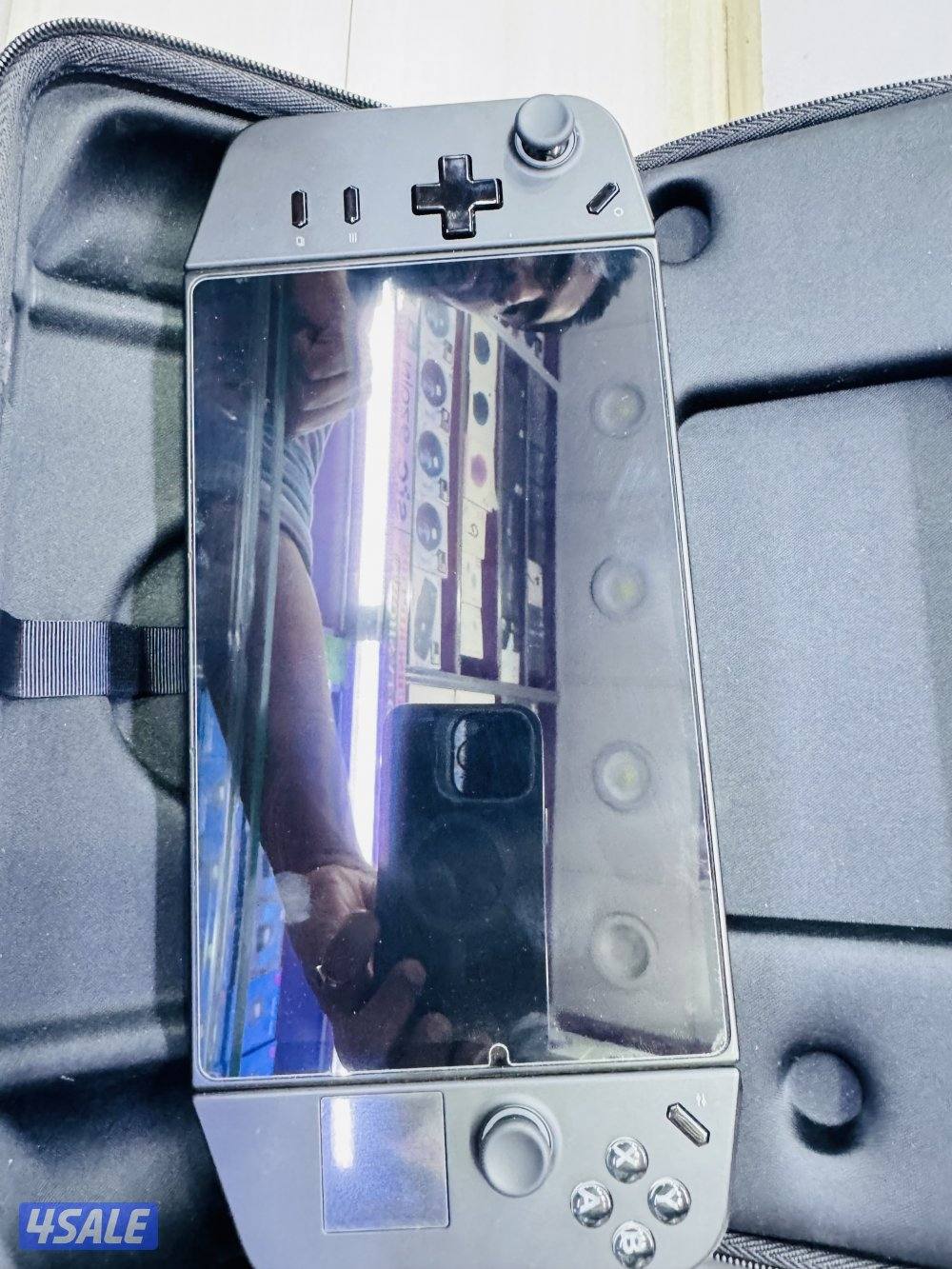 Lenovo legion go 2tb comes with carry bag charger2