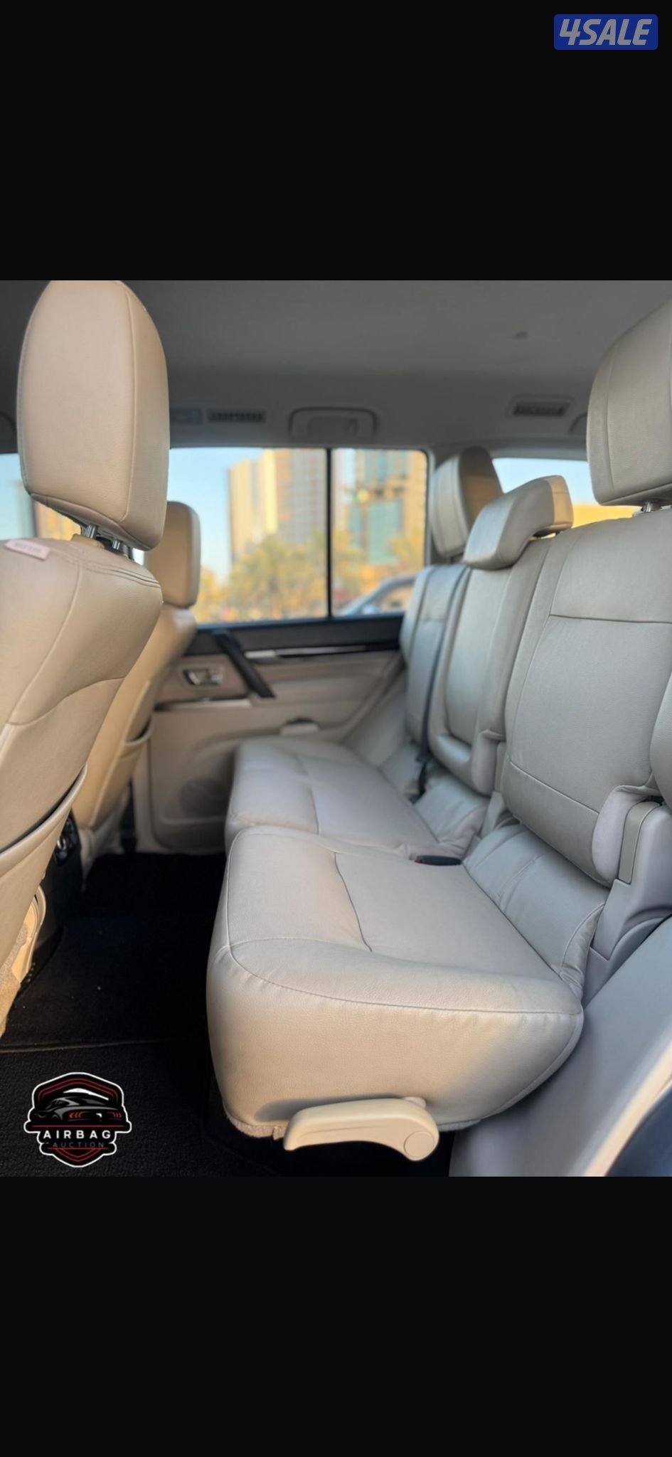 باجيرو موديل 2020 
عداد  74 الف 
ماكينه 3.8  سى سى كامل المواصفات12