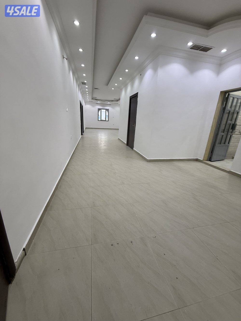 لايجار دور كامل بجابر الاحمد قطعه 5 مدخل ومخرج سهل0