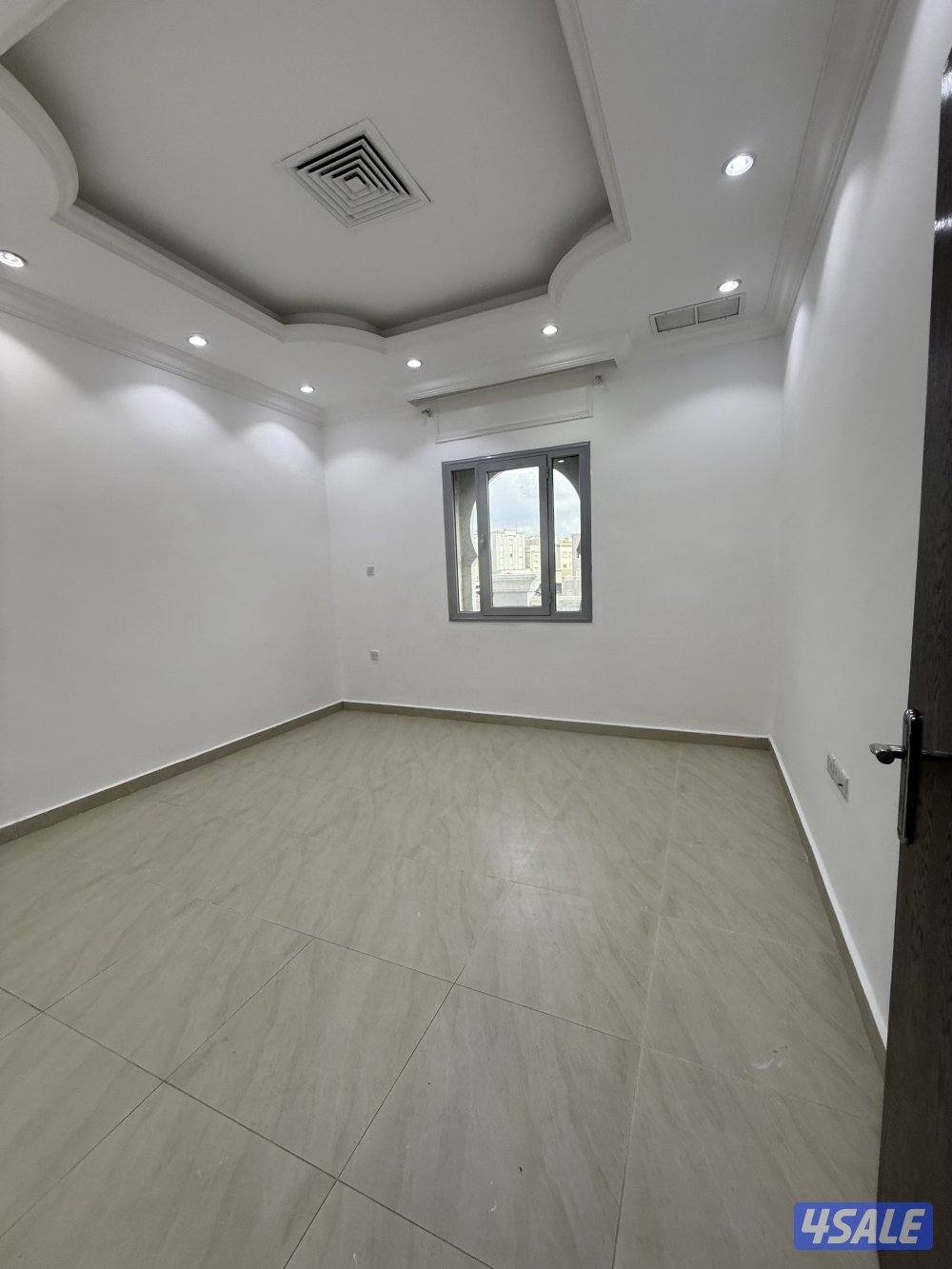 لايجار دور كامل بجابر الاحمد قطعه 5 مدخل ومخرج سهل2