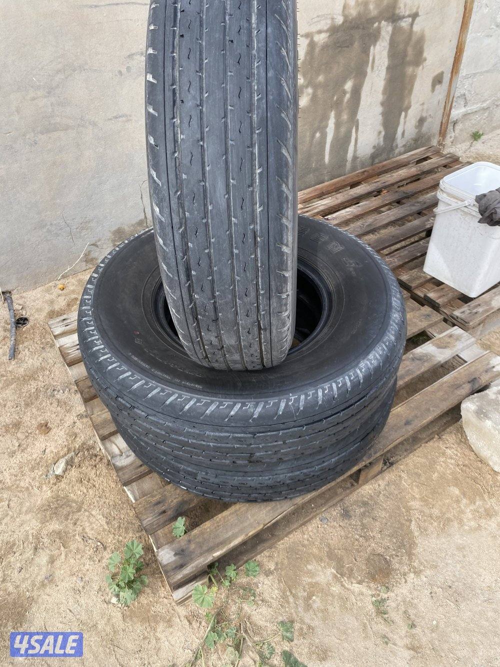 لبيع تواير شاهين مستعملة عدد 3 مقاس 16/85/2455