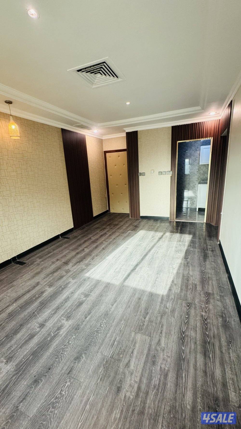 شقه للايجار بحولي غرفة وصالة وحمام ومطبخ1