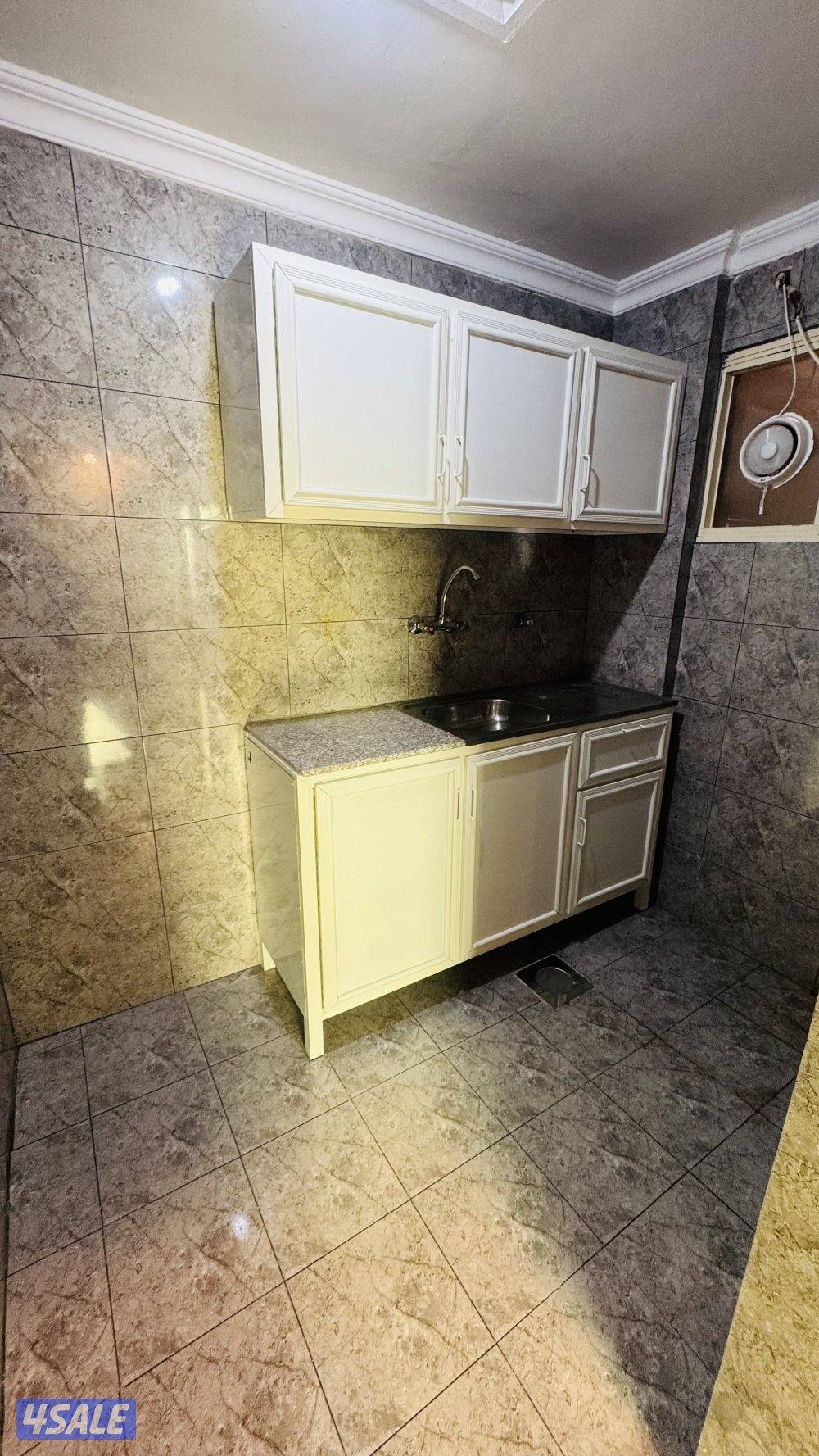 شقه للايجار بحولي غرفة وصالة وحمام ومطبخ7