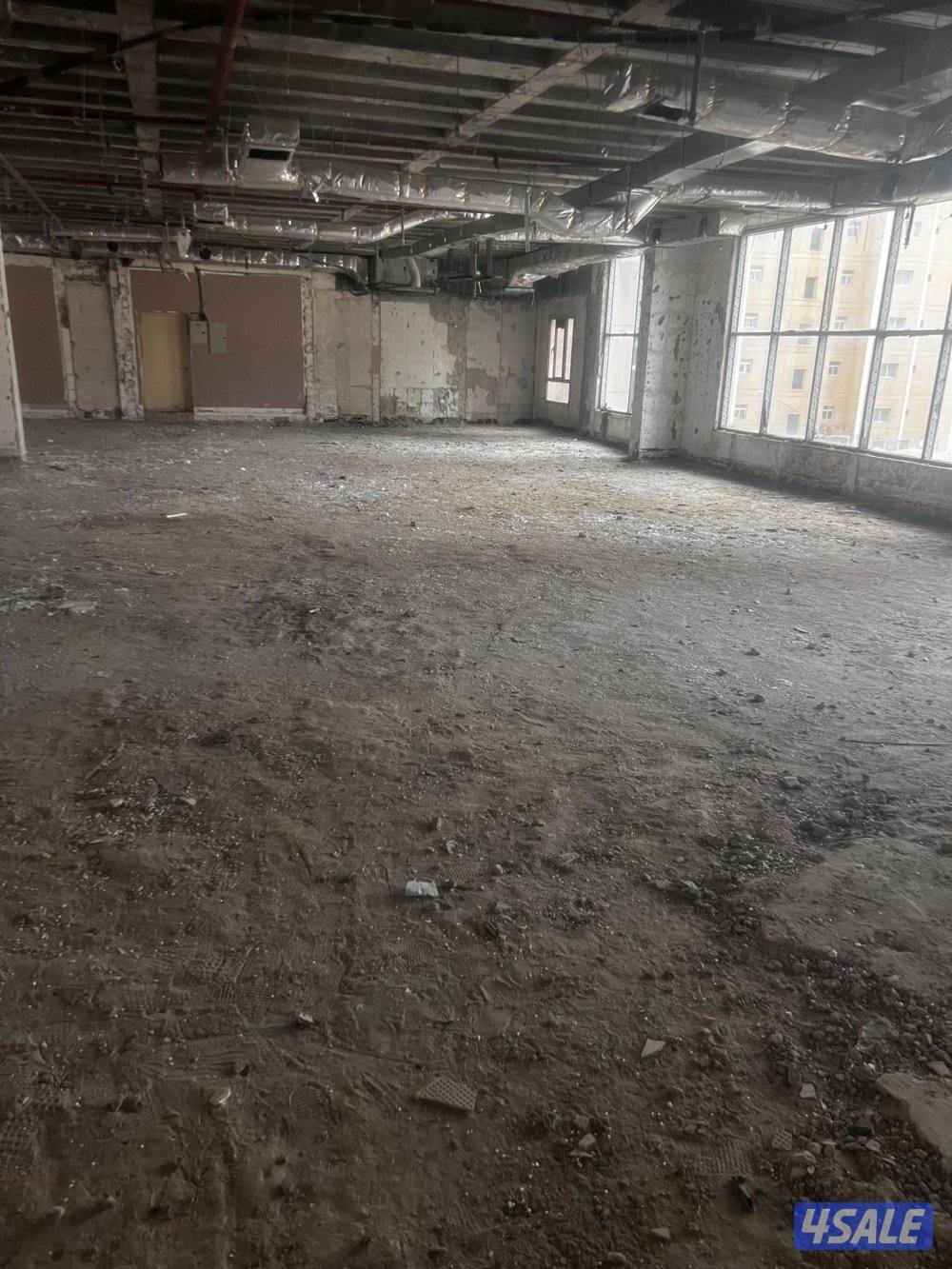 للإيجار دور تجاري شارع بغداد الرئيسي مساحة ٥٠٠ متر3