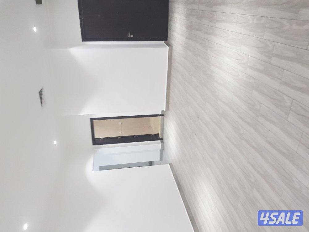 شقه للايجار في منطقه العارضيه قطعه ٧ من المالك مباشر ٣ غرف ٢ حمام مطبخ0