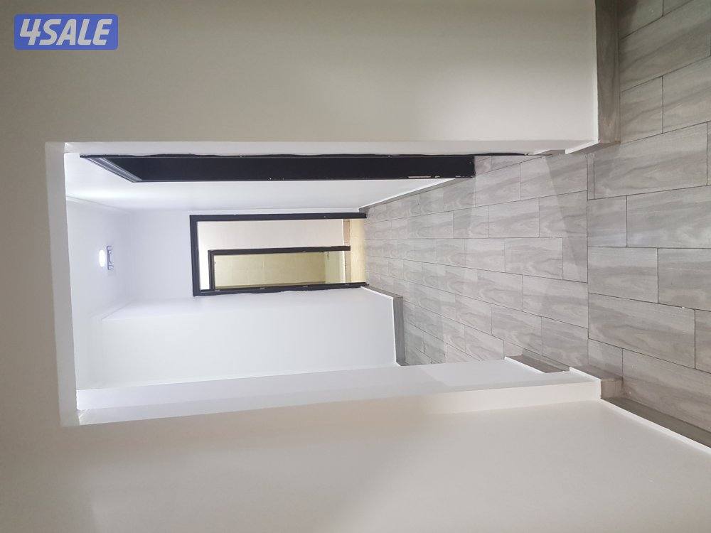 شقه للايجار في منطقه العارضيه قطعه ٧ من المالك مباشر ٣ غرف ٢ حمام مطبخ1