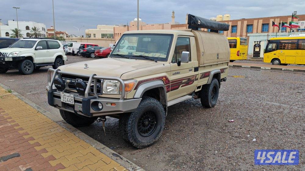 تويوتا لاندكروزر شاص موديل 2016 مجهز للرحلات0