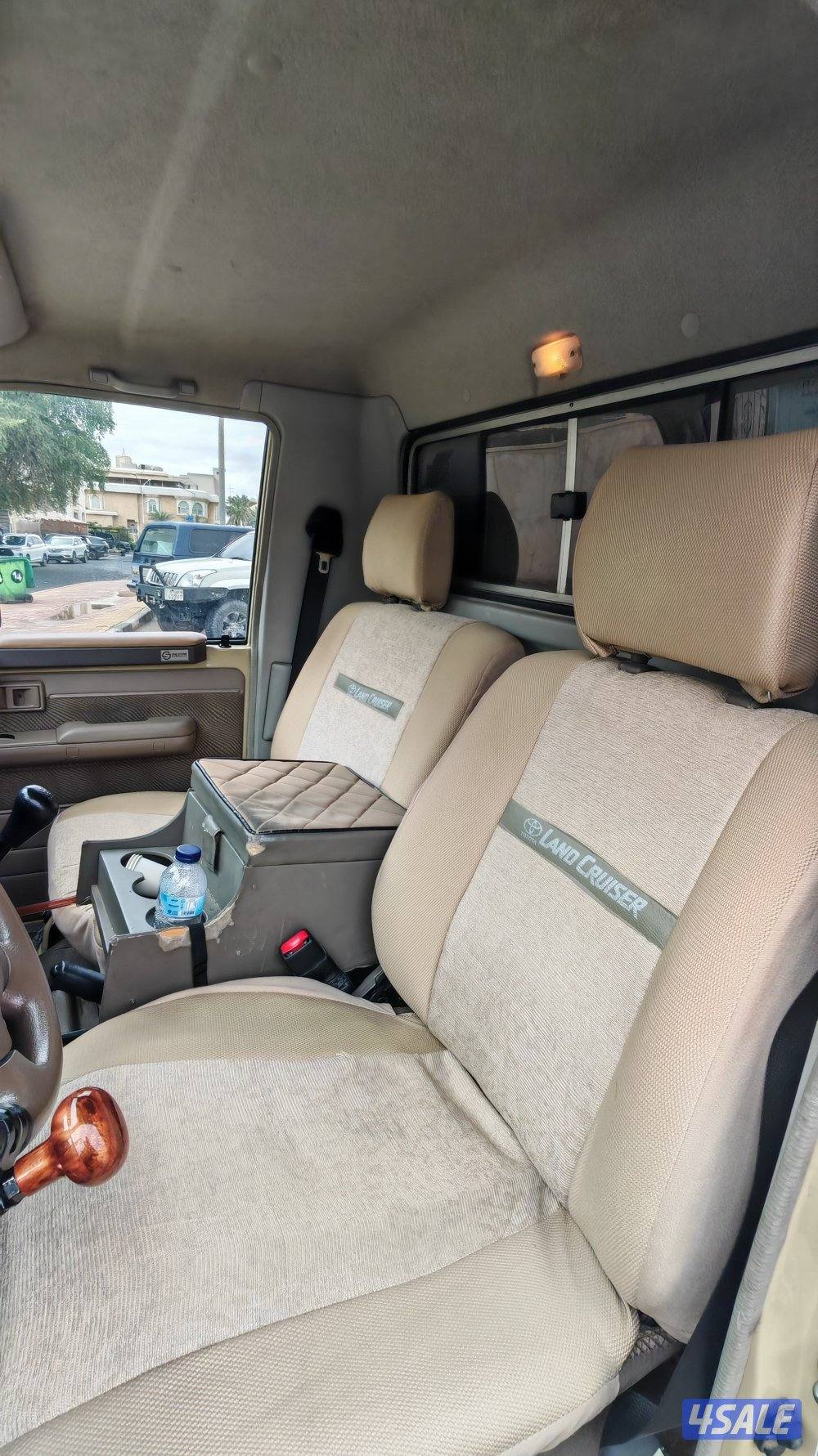 تويوتا لاندكروزر شاص موديل 2016 مجهز للرحلات11