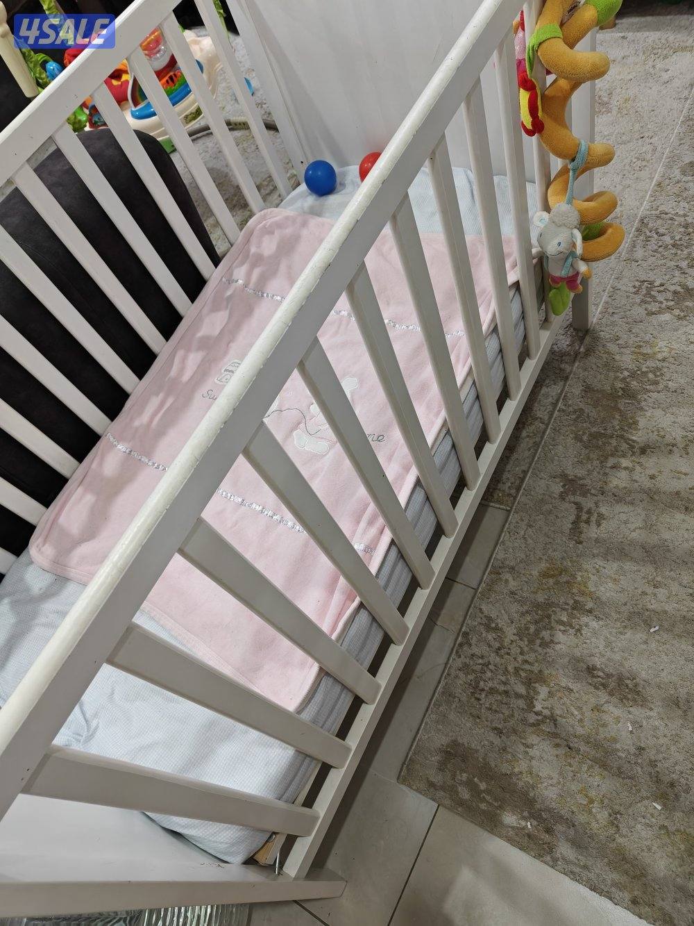 سرير اطفال للبيع0