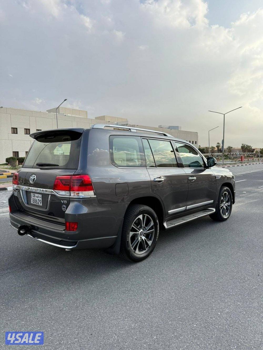 لاند كروز تورينق 2020 الساير بحاله الوكاله عداد 160 الف3