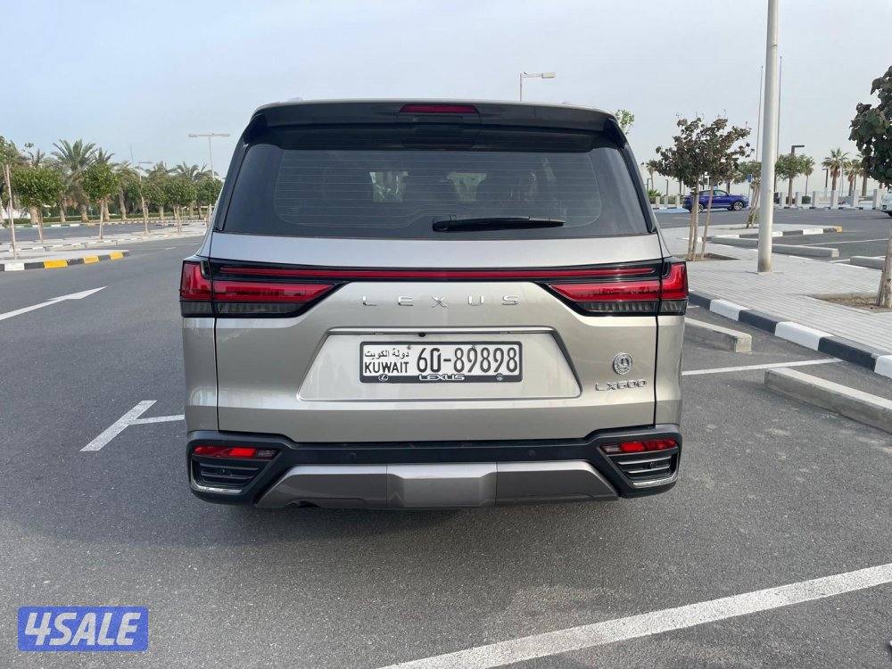 لكزس LX600 الساير موديل 2022 بحاله الوكاله عداد 92 الف7