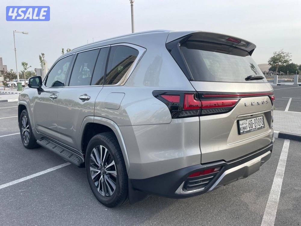 لكزس LX600 الساير موديل 2022 بحاله الوكاله عداد 92 الف6