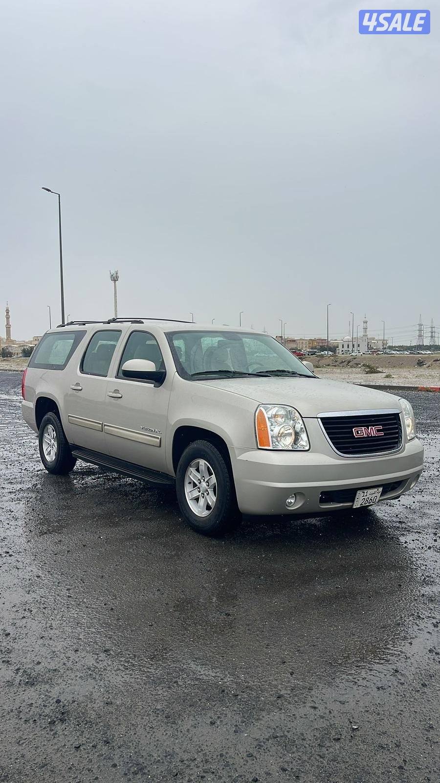 يوكن XL البهبهاني 2014 مخزن بحاله نادره عداد 21 الف0