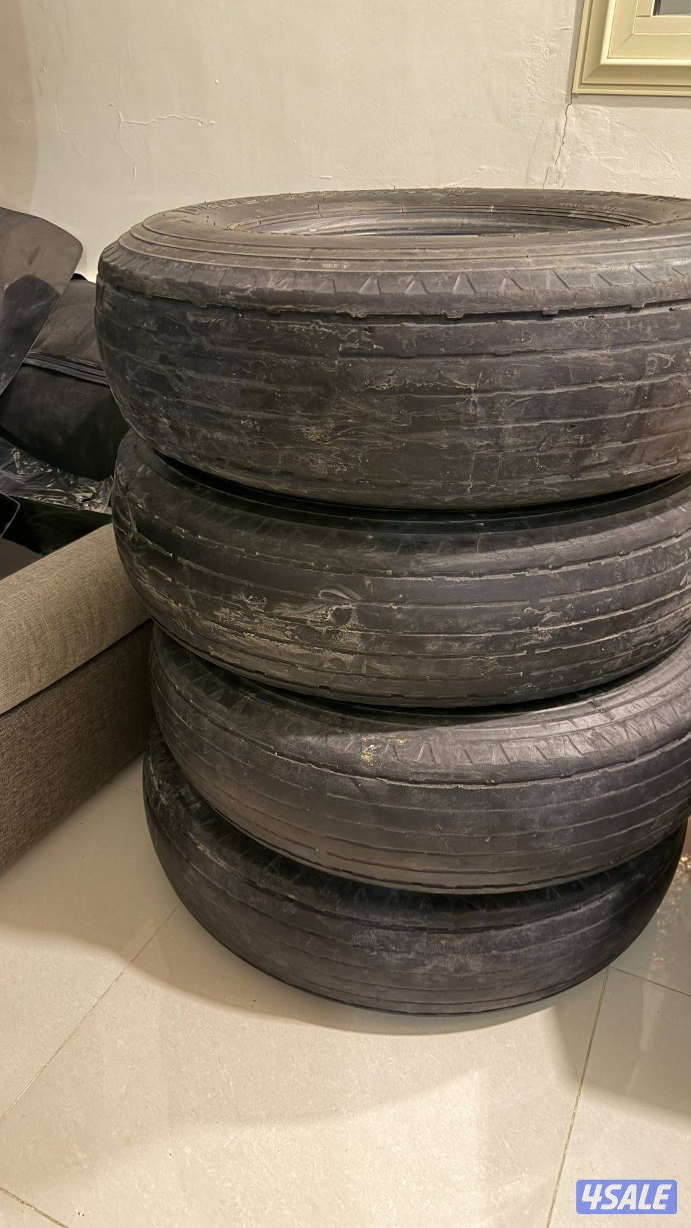 للبيع ٤ بوالين فيهم نص عمر0