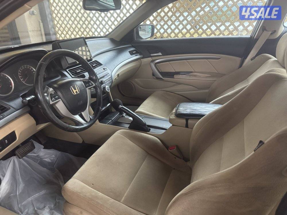 للبيع هوندا اكورد كوبيه موديل 2011 بحاله ممتازه5