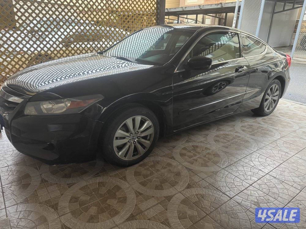 للبيع هوندا اكورد كوبيه موديل 2011 بحاله ممتازه6