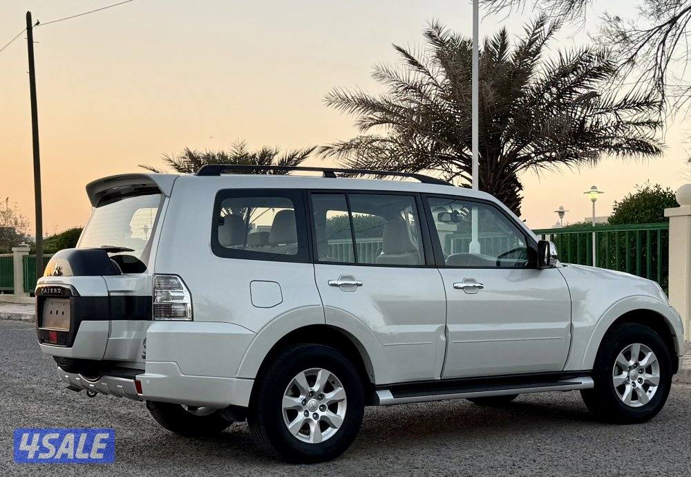 Mitsubishi pajero full option 20223