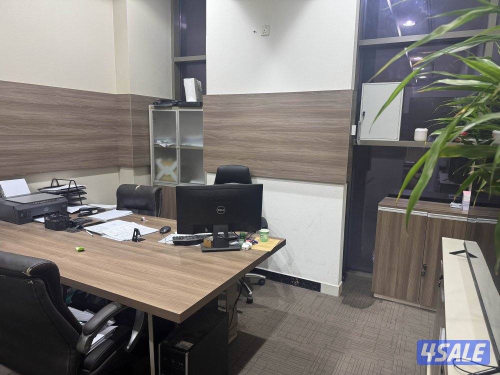 مكتب خلو للايجار بالعقيلة مجمع العربية مول بالاثاث1