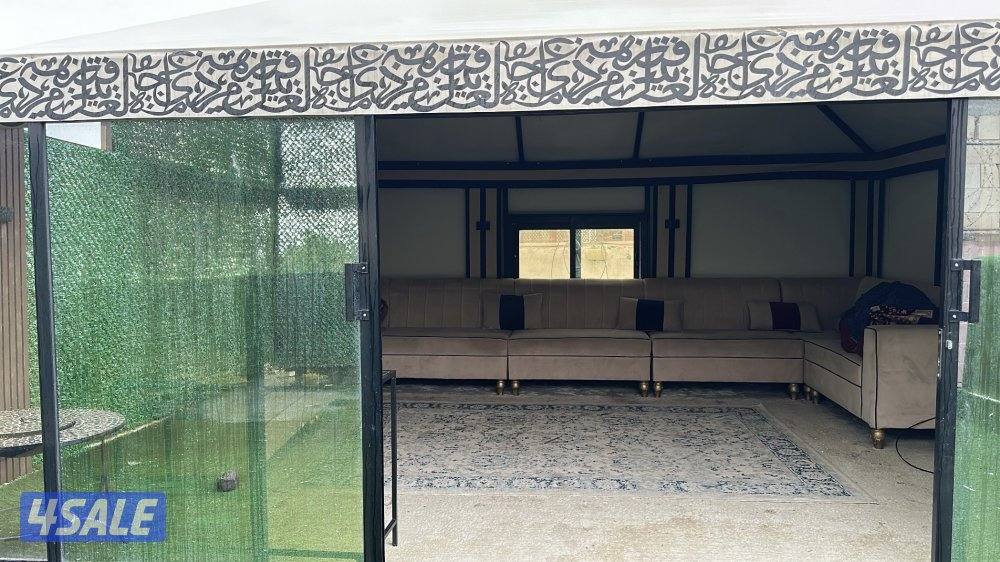 خيمة مع كنبات للبيع0