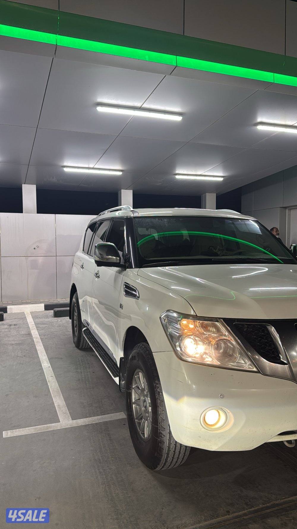 نيسان باترول LE مكينة 400 موديل 2013 شرط الفحص قير مكينة و شاصي وبدي7