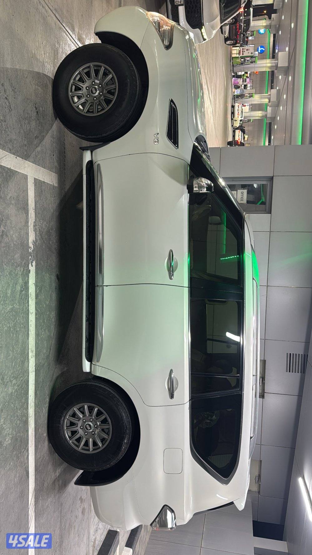 نيسان باترول LE مكينة 400 موديل 2013 شرط الفحص قير مكينة و شاصي وبدي8