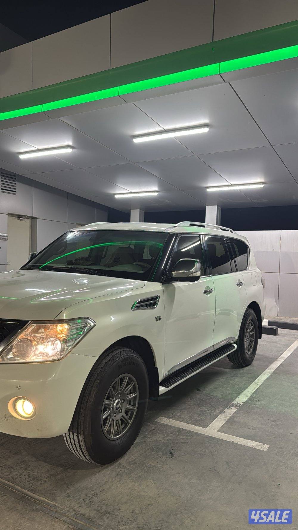 نيسان باترول LE مكينة 400 موديل 2013 شرط الفحص قير مكينة و شاصي وبدي9