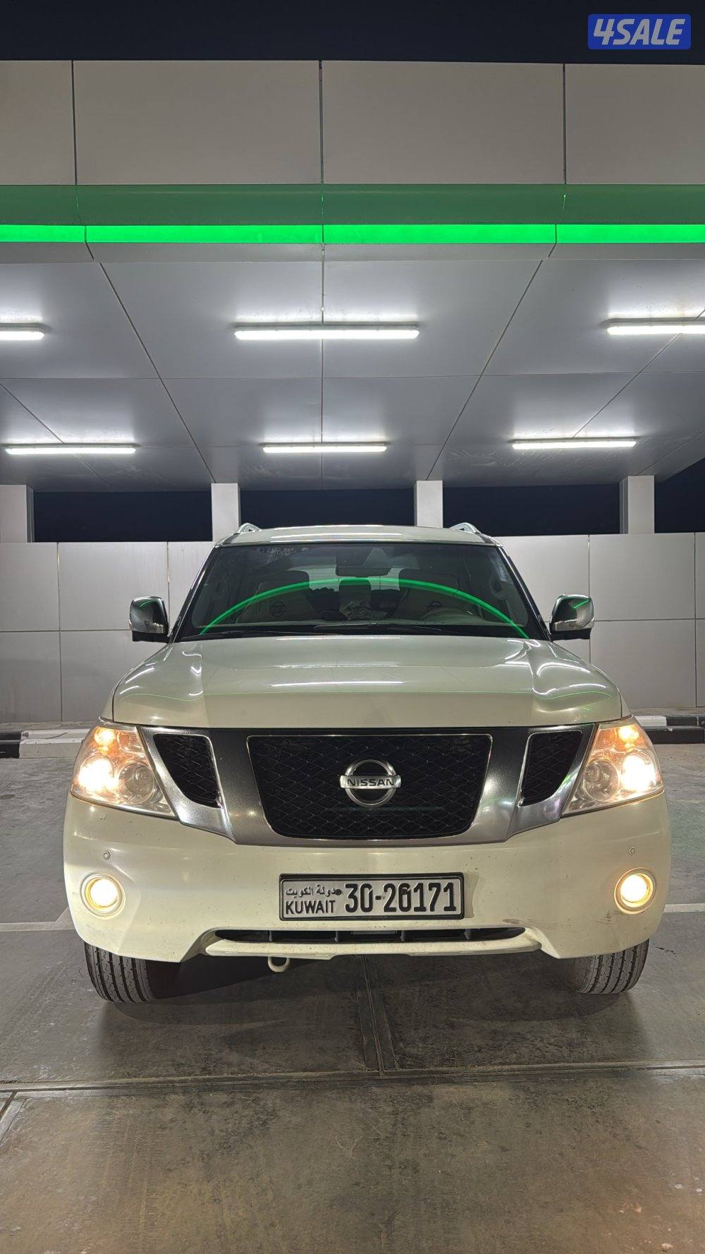 نيسان باترول LE مكينة 400 موديل 2013 شرط الفحص قير مكينة و شاصي وبدي10