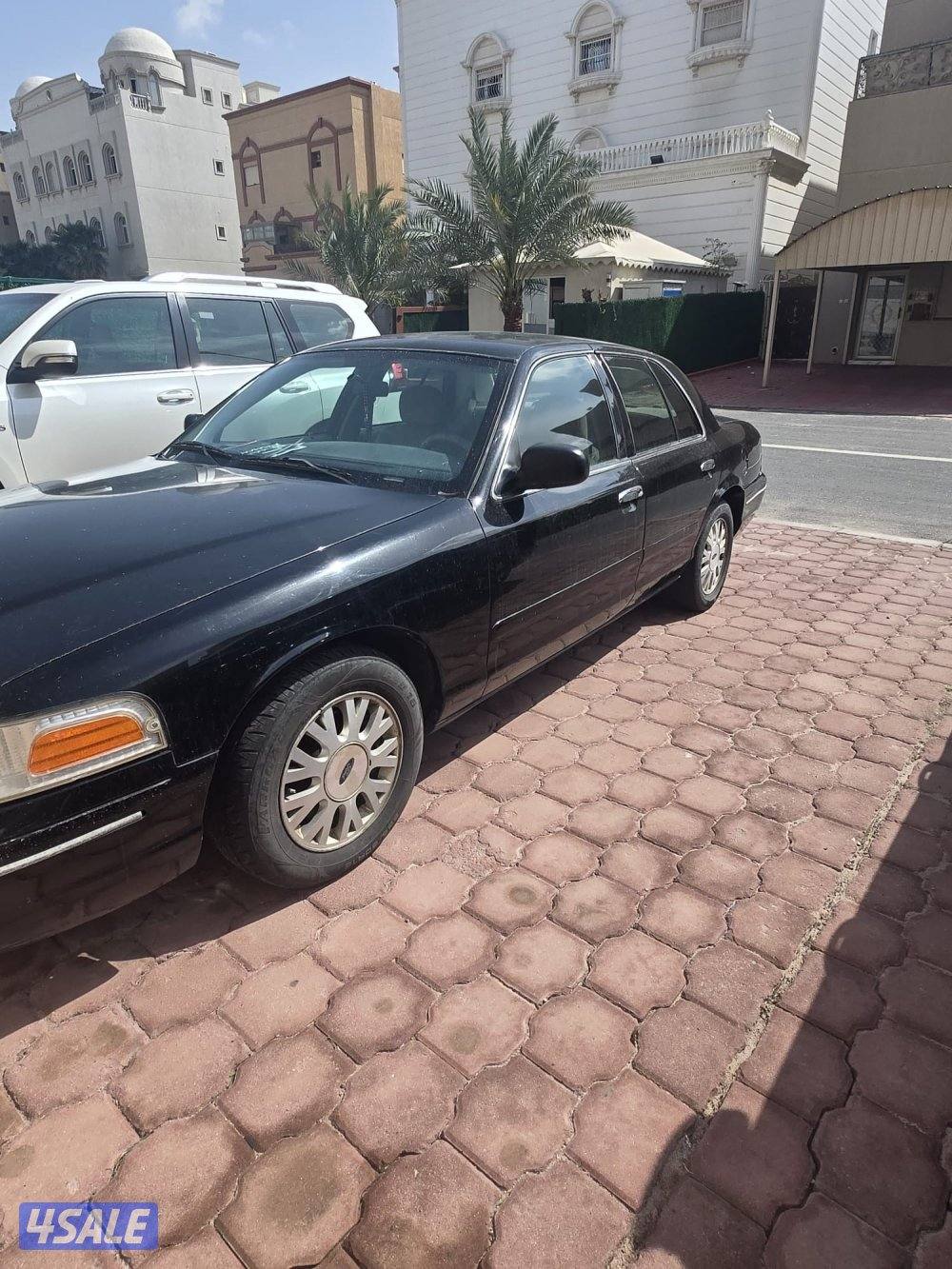 للبيع كراون فكتوريه3