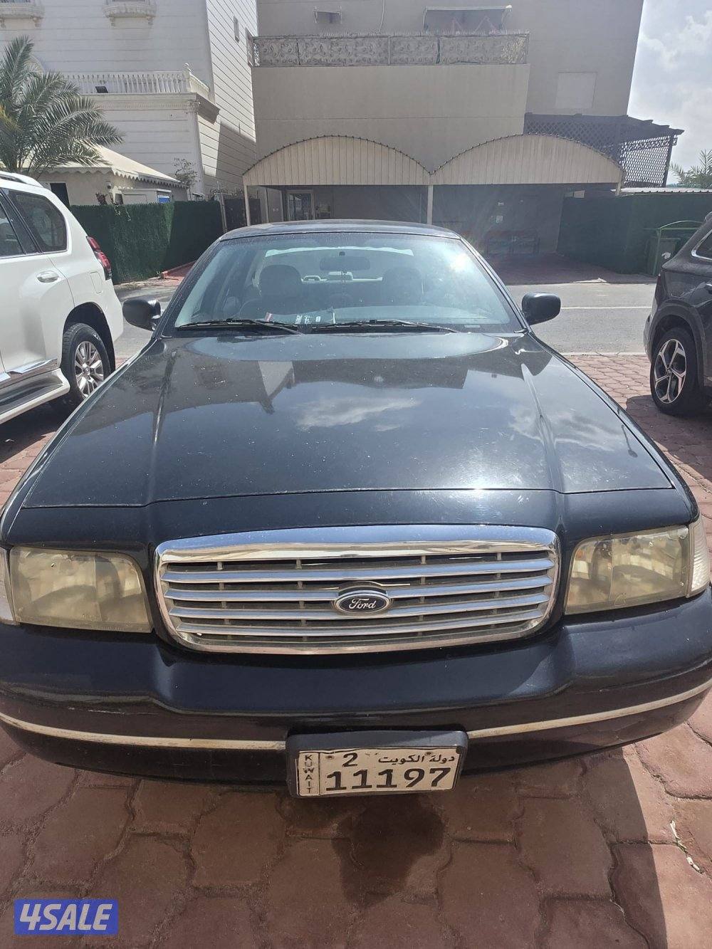 للبيع كراون فكتوريه0