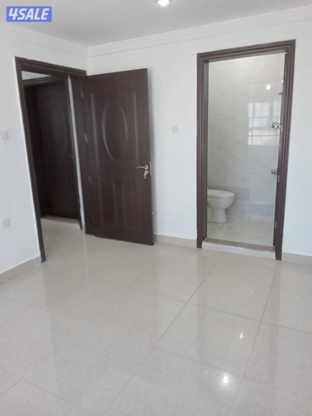 للإيجار في حولي شقه غرفتين وحمامين ومطبخ وصاله ، دور 15 اطلاله مميزه4