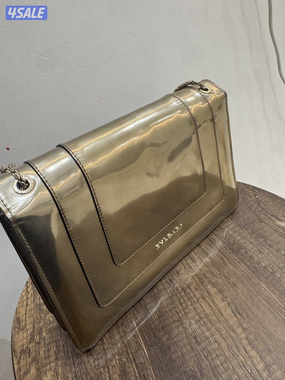 شنطه يد نسائية من ماركه بولغري نظيفه وشبه جديده3