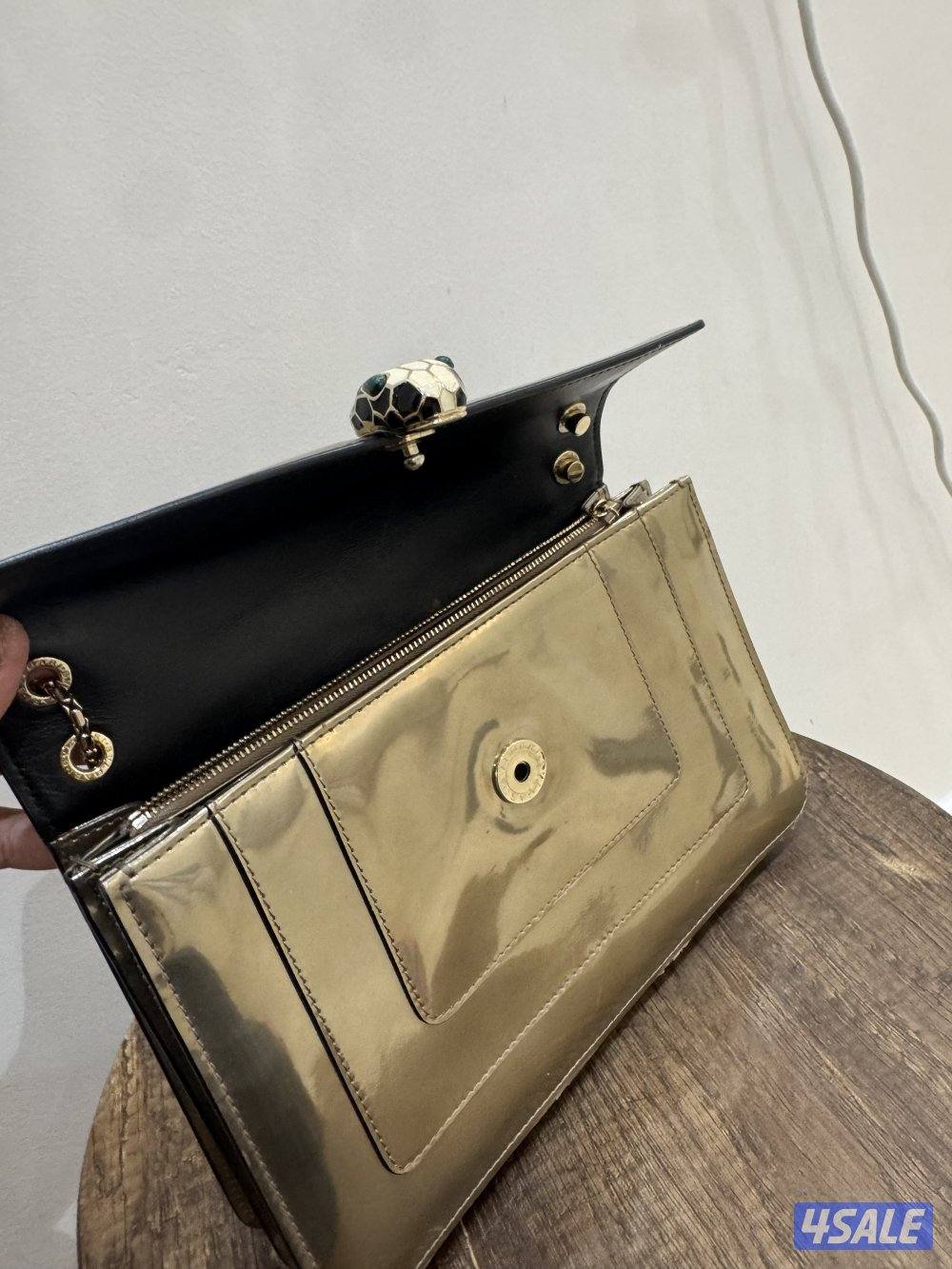 شنطه يد نسائية من ماركه بولغري نظيفه وشبه جديده4