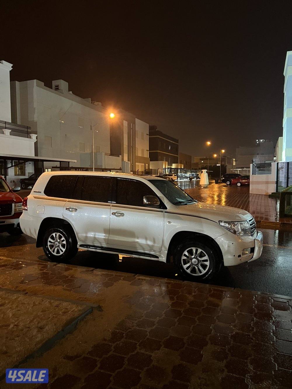 جي أكس آر 8 سلندر موديل 2011 كامل المواصفات وارد قطر عداد 433 ألف0