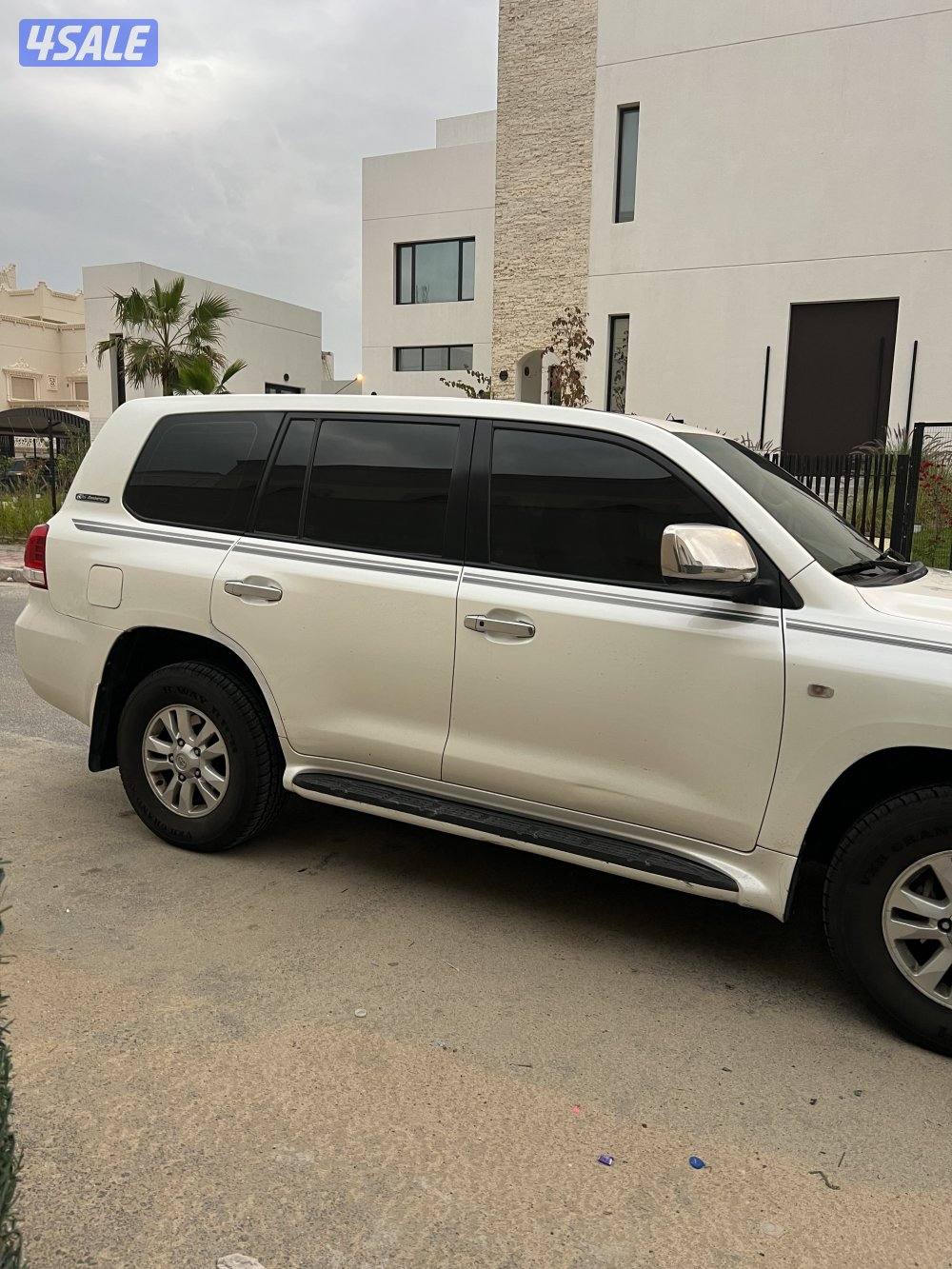 جي أكس آر 8 سلندر موديل 2011 كامل المواصفات وارد قطر عداد 433 ألف1