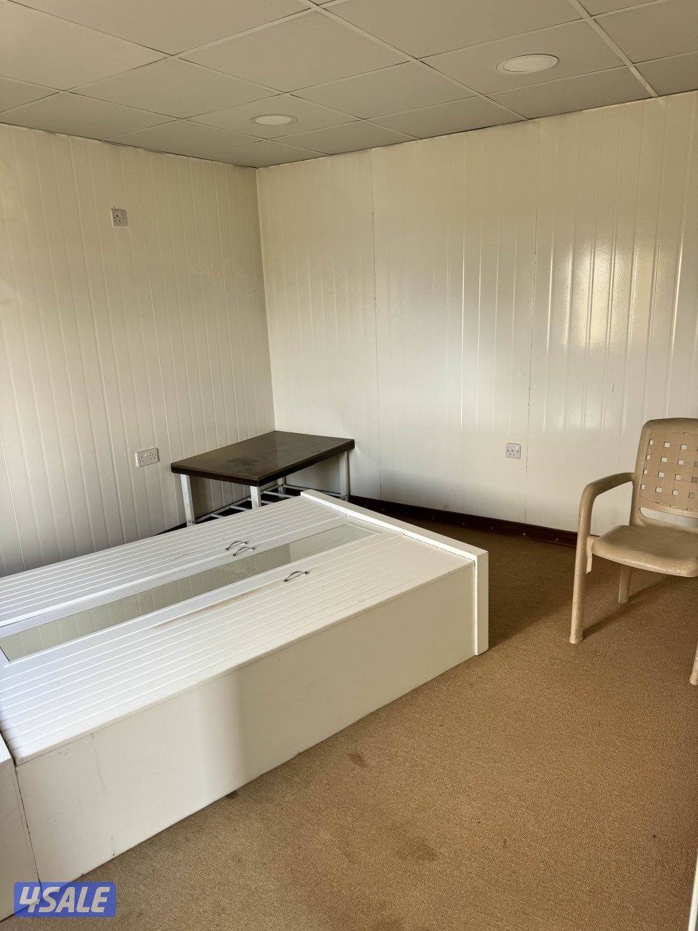 لبيع شاليه سندوش بنل كامل تفصال جديد مقاس 12/411