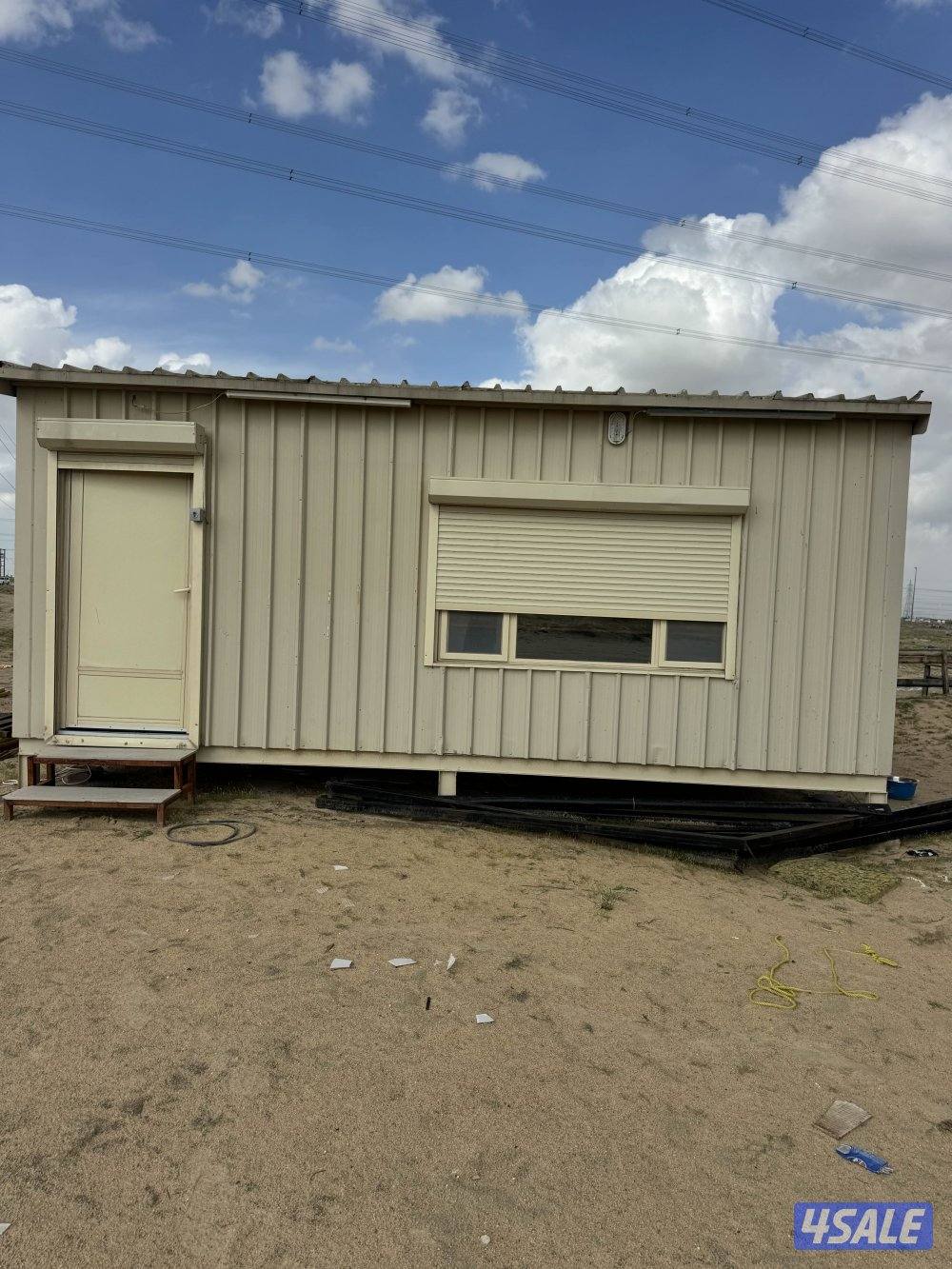 للبيع شاليه ثابت سندويش بنل كامل سماكت السندوش 10 سانتي الارضيه سمنت ب0