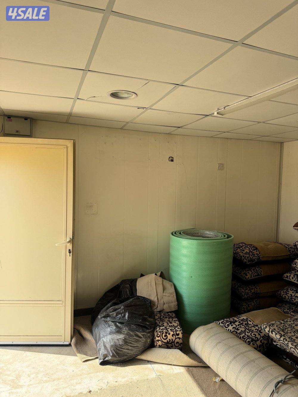 للبيع شاليه ثابت سندويش بنل كامل سماكت السندوش 10 سانتي الارضيه سمنت ب6