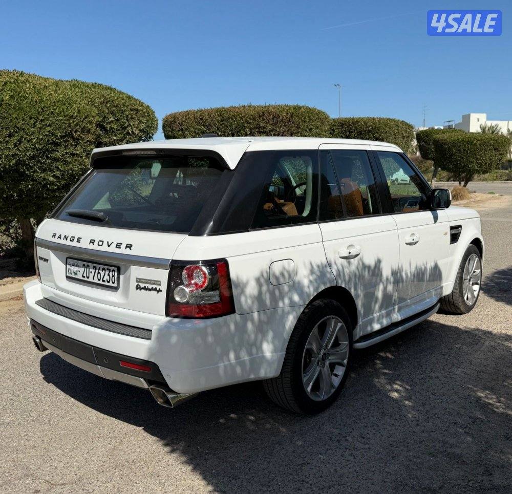 رنج روفر سوبر شارج 2013 بحالة فوق الممتازة سيرفيس منتظم حتي الآن6