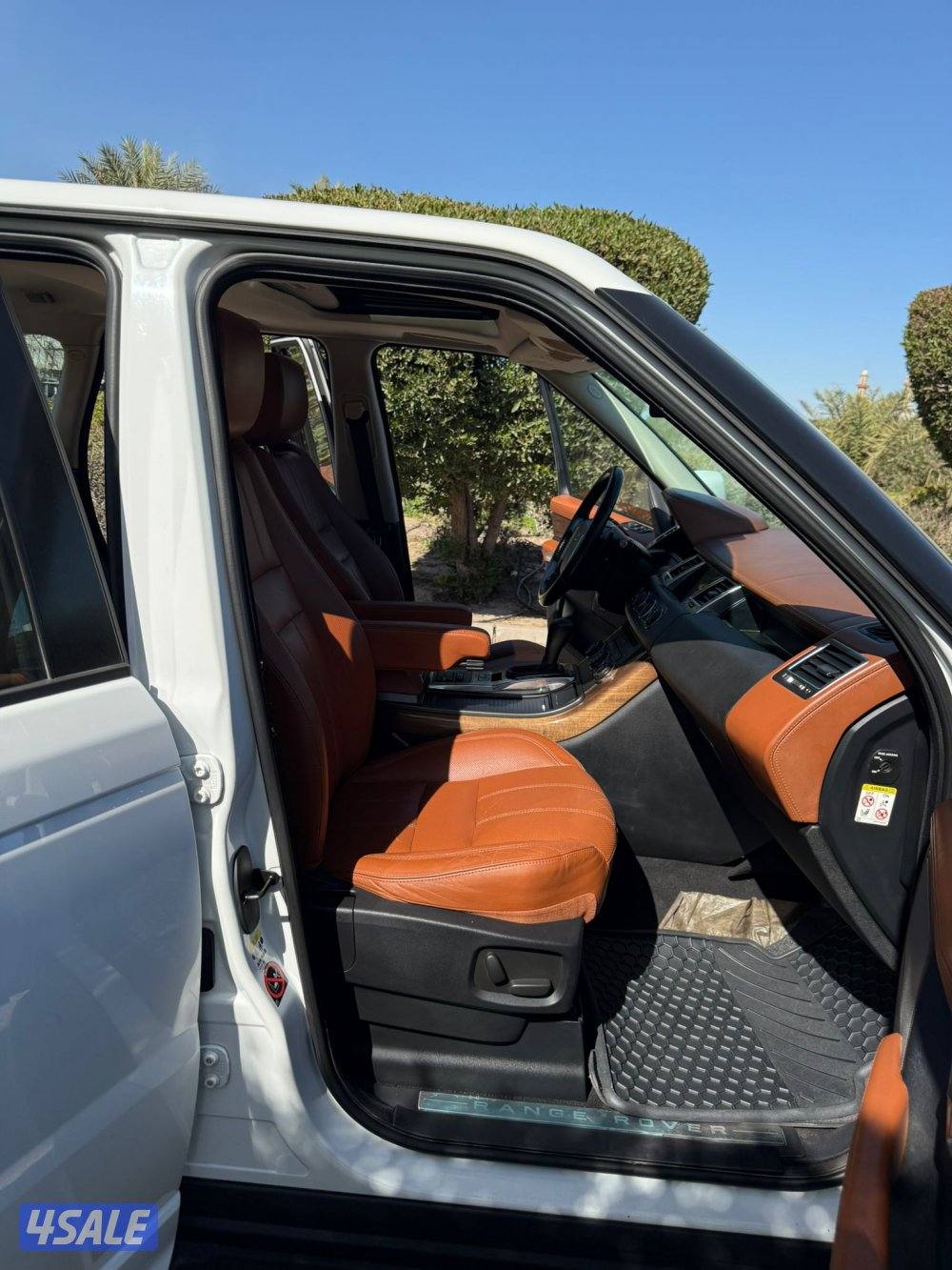 رنج روفر سوبر شارج 2013 بحالة فوق الممتازة سيرفيس منتظم حتي الآن7