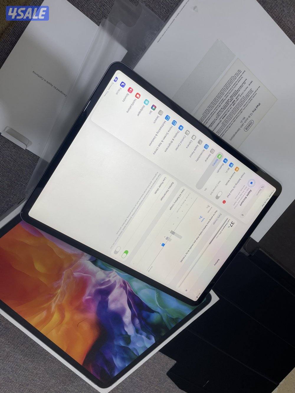 ايباد 12.9 انش 256 قيقا الجيل الرابع نظيف جدا مع الاغراض5