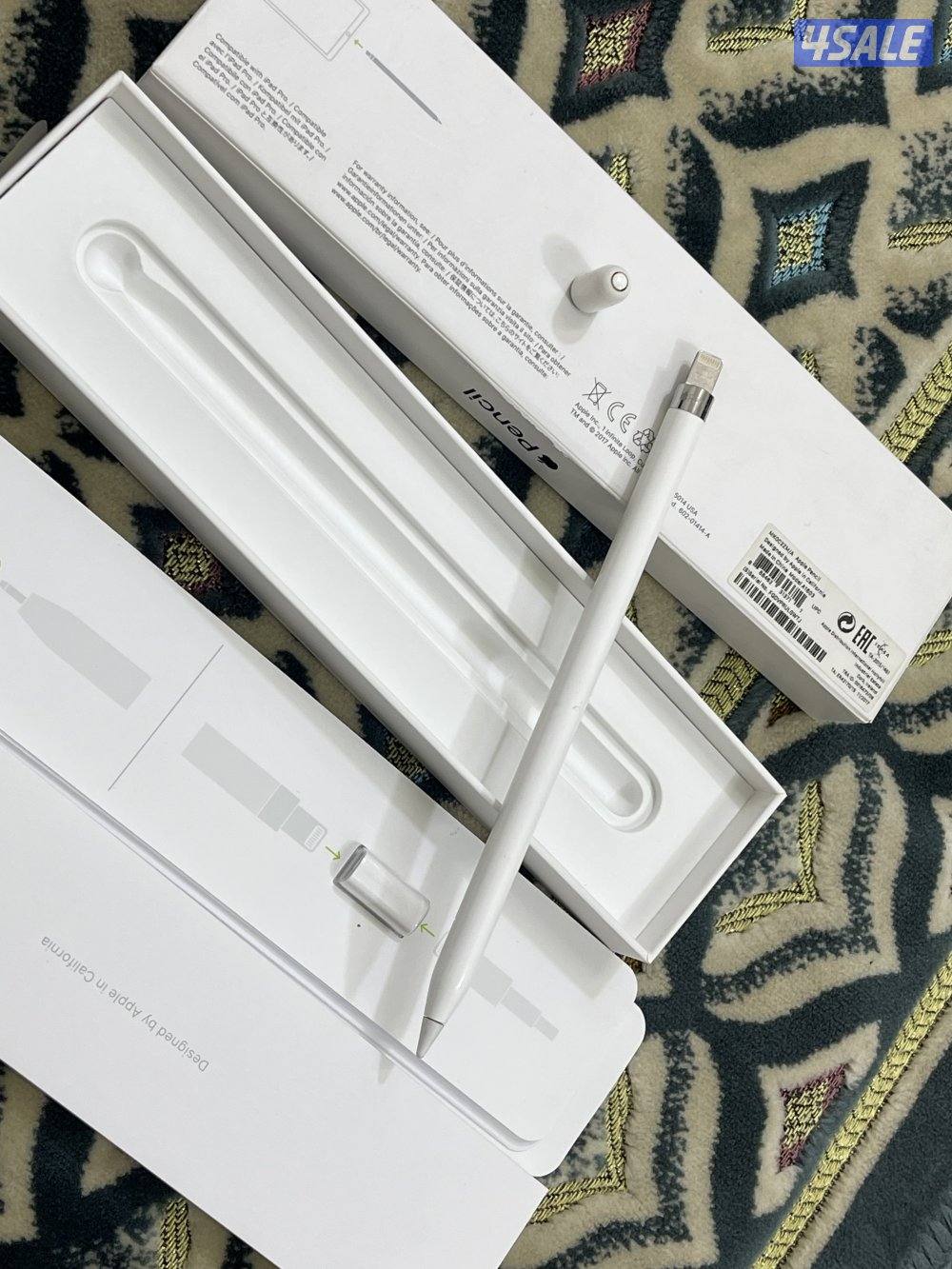 قلم ابل الاصلي الجيل الاول شغال تمام ما فيه شي مع الكرتون0