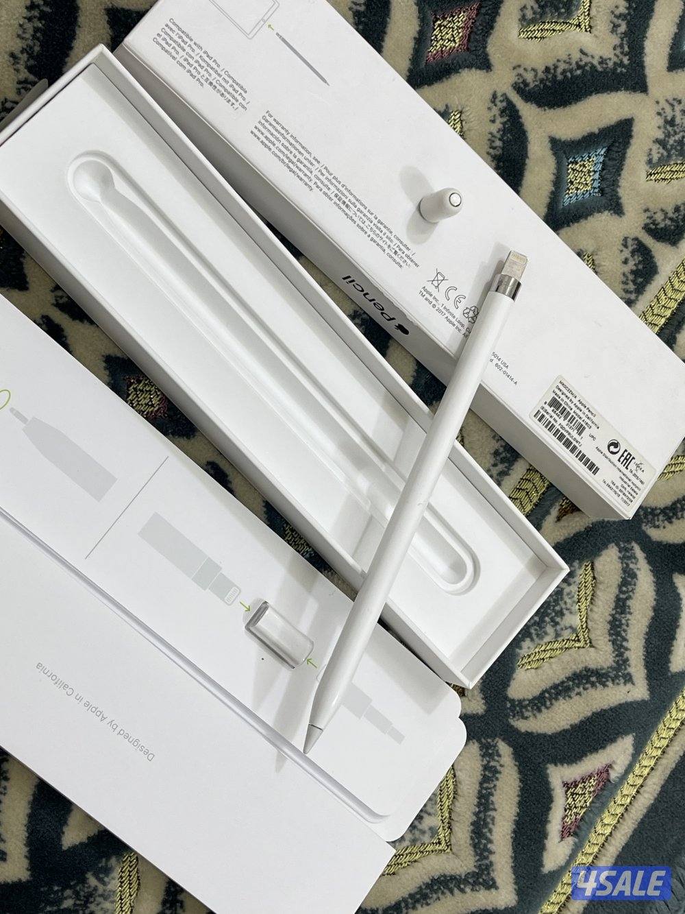 قلم ابل الاصلي الجيل الاول شغال تمام ما فيه شي مع الكرتون4