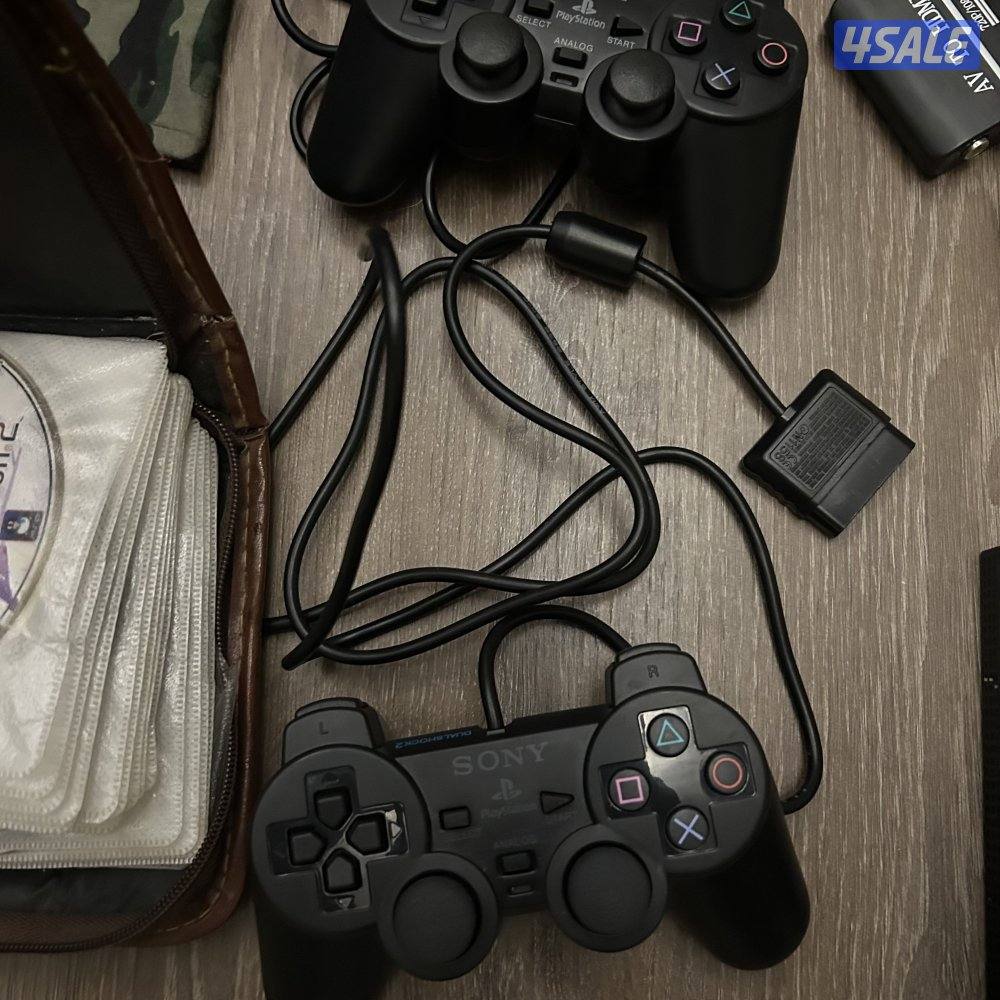 سوني ٢ مع جميع اغراضهاعلى السوم كلهم ثلاث جوالات الوصف مهم !1