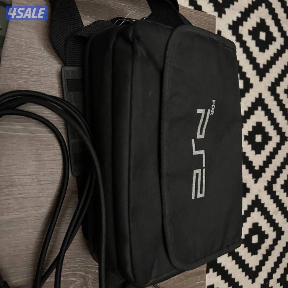 سوني ٢ مع جميع اغراضهاعلى السوم كلهم ثلاث جوالات الوصف مهم !3