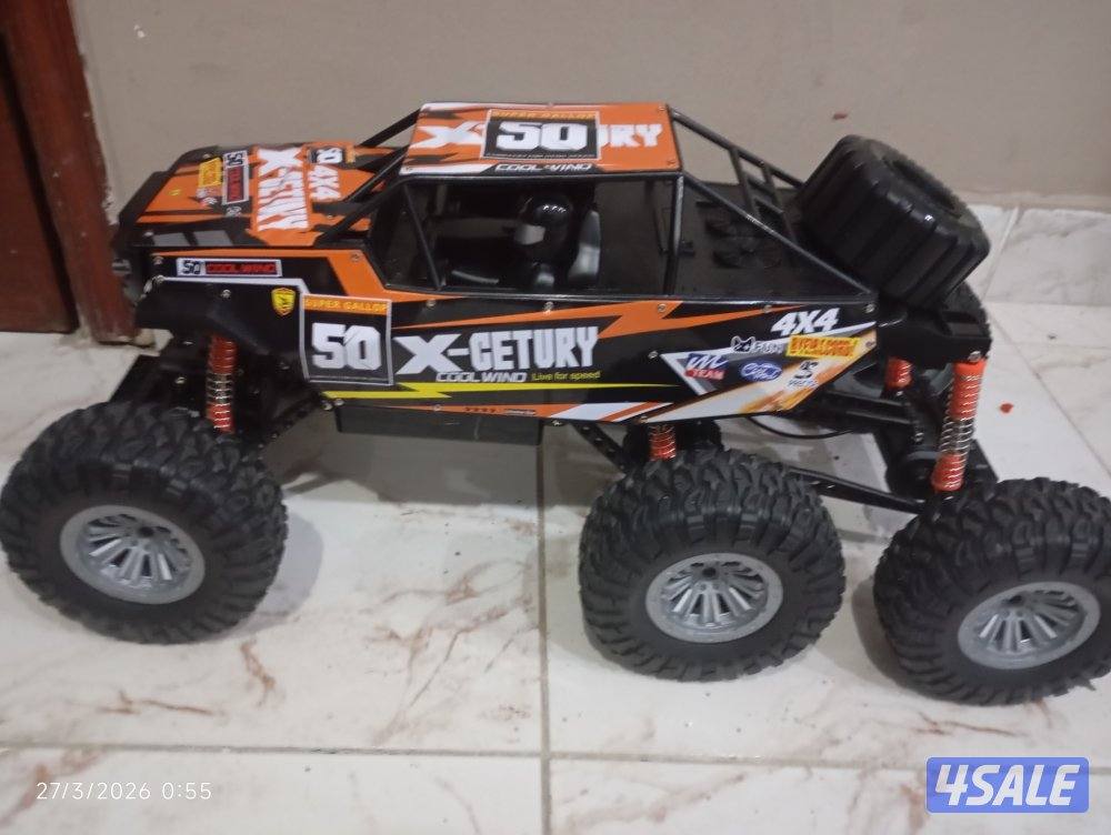 سيارة RC حالتها جديدة لم يتم استخدامها غير يومين استخدام خفيف0